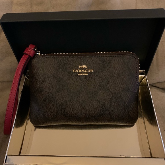 Coach Handbags - Coach Boxed Corner Zip Wristlet